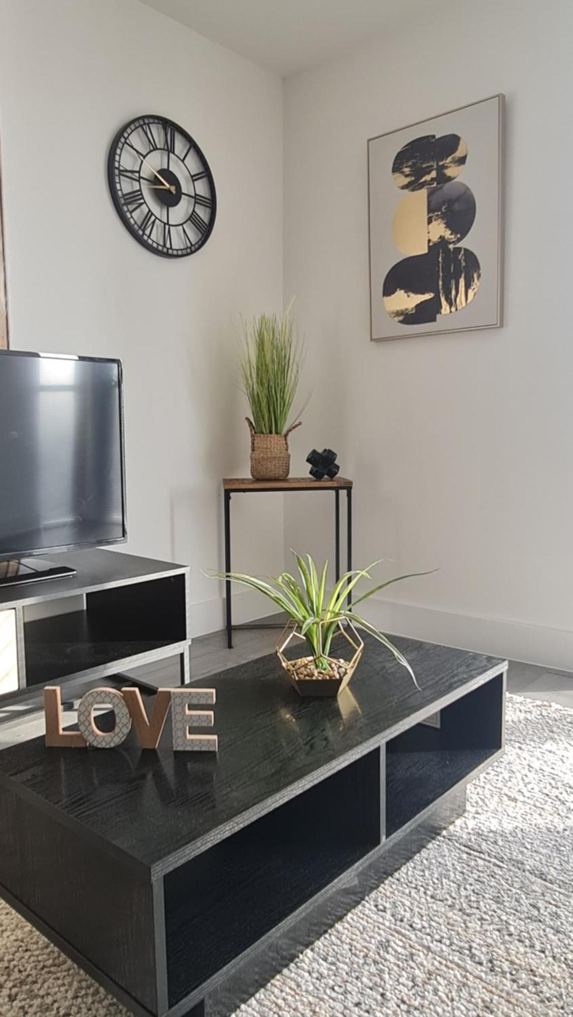 Premium City Apartment Near Harry Potter Studio And Luton Airport ヘメル・ヘムステッド エクステリア 写真